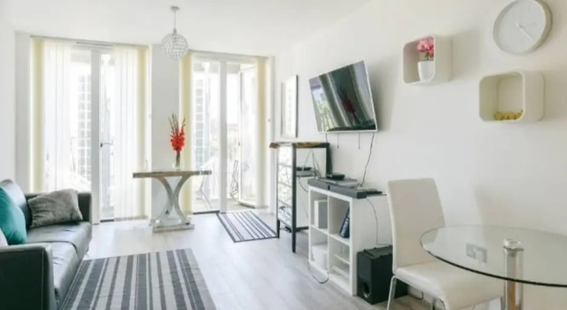 Lux 1-bed Apt. With Balcony