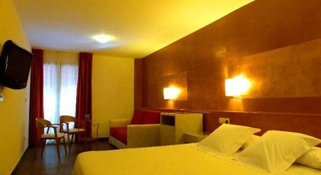 Номер Standard с балконом Hotel Carmen