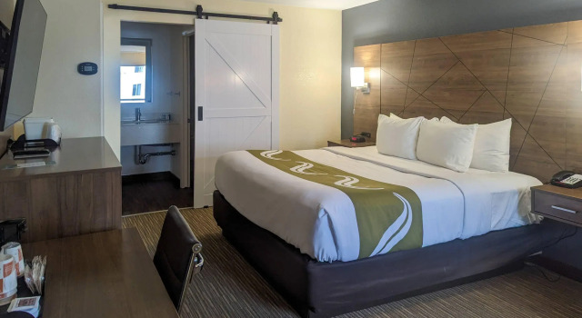 Двухместный номер Standard Quality Inn & Suites Northampton - Amherst