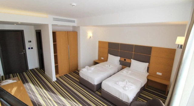 Hotel Avenue - Avenue Hotels, Buchen Sie Hotel Buzău 