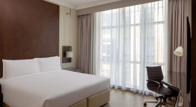 Люкс Отель Radisson Blu Barsha Heights