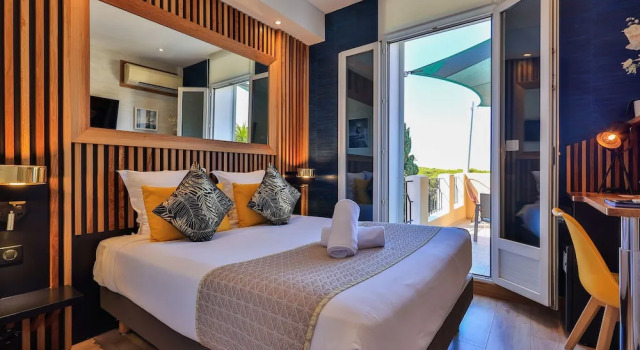 Двухместный номер Superior с балконом Hôtel Provençal