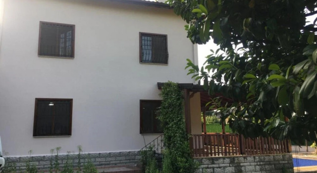 Secluded Villa With Pool Near Kirkpinar Coast, Varaa Villa Mökit kohteessa Sakarya, Mökki