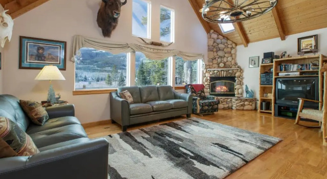 Two-Bedroom Cabin in Frisco, Забронировать Апартаменты/квартира Отели Roosevelt National Forest с парковкой, Парковка