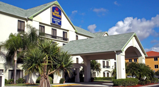 Red Roof PLUS Fort Myers, Buchen Sie Hotel SPA-Hotels in Fort Myers Area, SPA