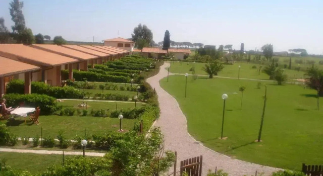 A6 - Three Bedroom, Prenota Hotel Grosseto Toscana