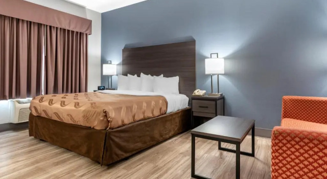 Люкс Standard Quality Inn & Suites Demopolis