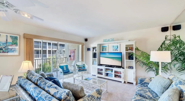 Sanibel Siesta on the Beach Unit 304 2 Bedrooms 2 Bathrooms Condo, Забронировать Апартаменты/квартира Отели Санибел с парковкой, Парковка