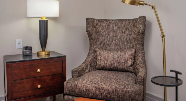 Четырёхместный номер Premium с видом на город The Virginian Lynchburg, Curio Collection By Hilton