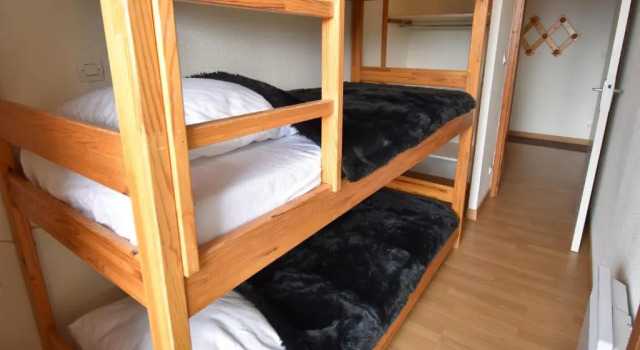 Cochette 1 Apt 5, Prenota Hotel Hotel a Alvernia con parcheggio, Parcheggio
