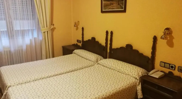 Economică cameră Hotel Xabier