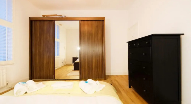 Garden Flat for 4 in Kentish Town/camden, Забронировать Отель Отели Англии 3 звезды, 3*