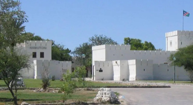 Namutoni Resort, Reserva ahora Resort Namutoni Parque Nacional Etosha
