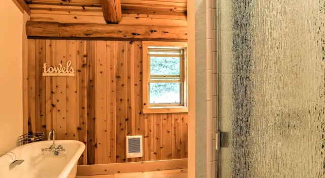Коттедж 13 Mi to Mt Shasta: Log Home on 60 Acres!