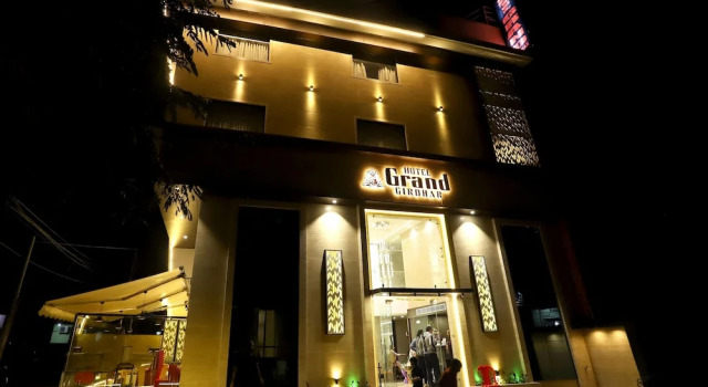 Hotel Grand Girdhar