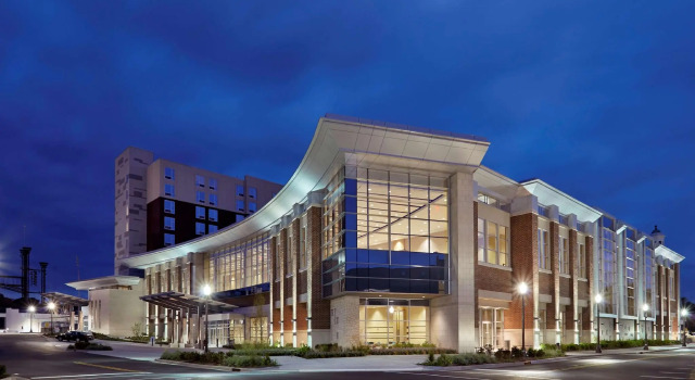 DoubleTree by Hilton Lawrenceburg, Buchen Sie Hotel Lawrenceburg 