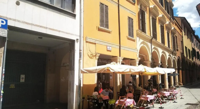 Апартаменты Цокольный этаж 13 Tourist House Bologna Pratello