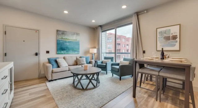 Walk Everywhere! Central Traverse City Condo, Забронировать Апартаменты/квартира Апартаменты Траверс-Сити, рядом с Туристический центр Траверс-Сити, Апартаменты/квартира