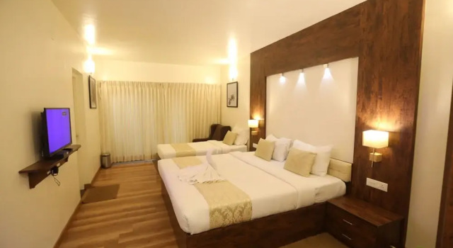 Трёхместный номер Deluxe c 1 комнатой с балконом Delightz Inn