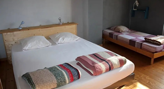 Valcaris: gites, chambre d'hotes et tables d'hotes, Забронировать Отель «постель и завтрак» Ле-Шафаль Vercors