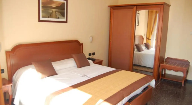 Номер Economy Grand Hotel Moroni