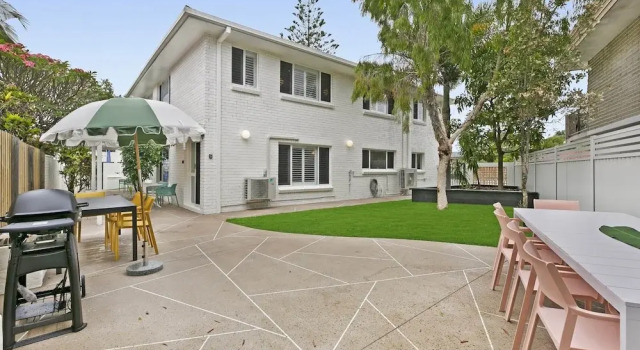 Spacious 4-bed Villa With Mediterranean Charm, Book Villa Sommerhuse i Gold Coast, Hytte