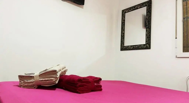 4 APTOS FULLY EQUIPPED STUDIOs NEARLY CENTER
