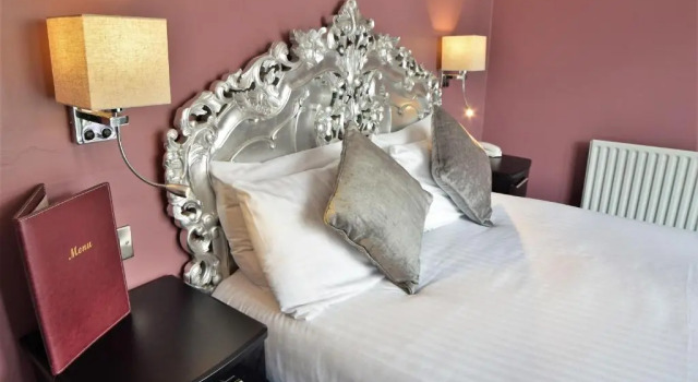 Двухместный номер Executive с балконом Dovedale Hotel and Restaurant