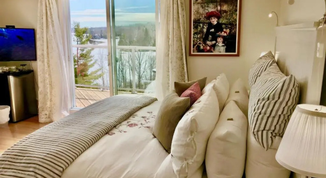 Standard cameră cu vedere la lac Auberge Tom B&B