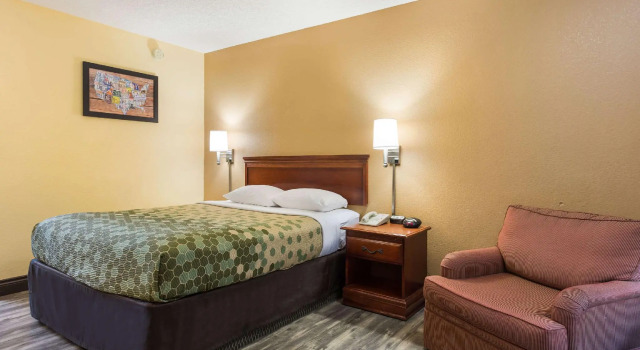 Двухместный номер Standard Econo Lodge Saint Robert