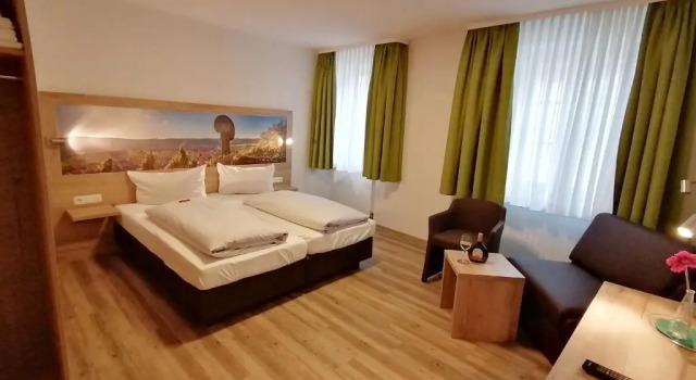 Семейный номер Standard Gasthof Hotel Weinbau "Zum Goldenen Ochsen"