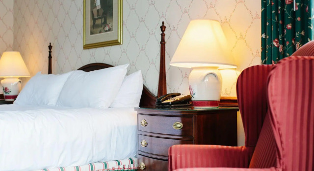 Non-Lake View Deluxe Doppel Zimmer The Geneva Inn