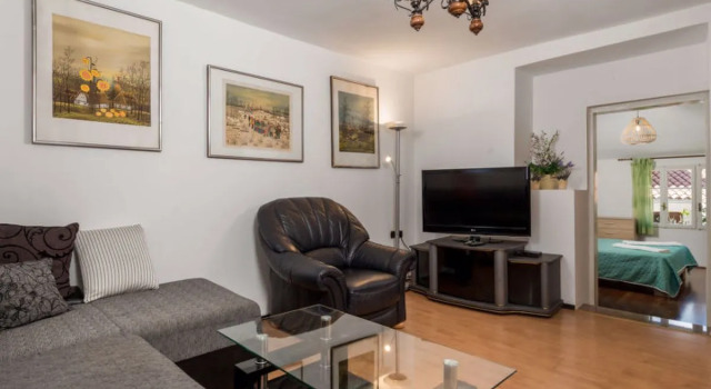 House Rustica Garda, Book Hotel Hoteller i Veljaki med parkering, Parkering