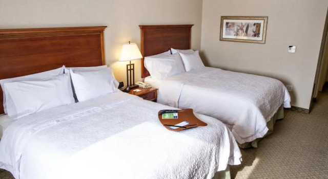 Четырёхместный номер Standard Holiday Inn Express & Suites Kitchener Southeast by IHG