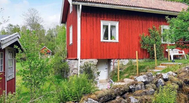 Коттедж 6 person holiday home in Henån