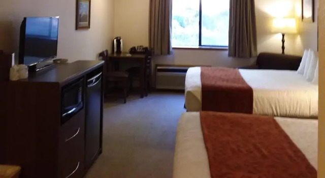 Четырёхместный номер Deluxe Nisqually Lodge