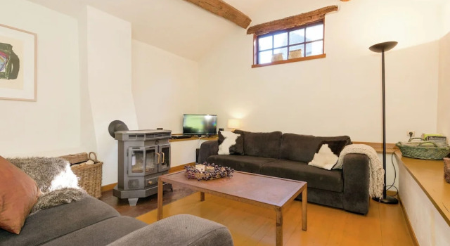 Tastefully Furnished Holiday Residence Located in the Heart of the Ardennes, Забронировать Отель Уффализ 