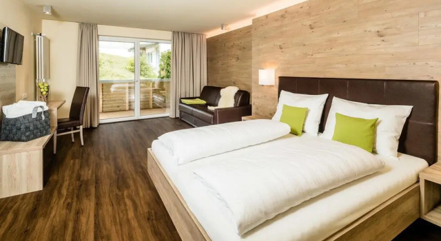 Aktiv Hotel Edelweiss, Забронировать Отель Отели и гостиницы Курон-Веноста, Отель
