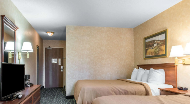 Четырёхместный номер Standard Quality Inn & Suites Titusville