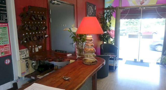 Hôtel Les Rosiers, Rezerwuj Hotel Hotele w Charente-Maritime z parkingiem, Parking