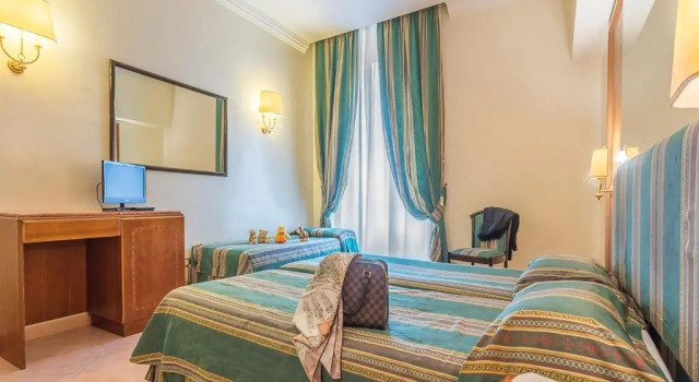 Трёхместный номер Standard Raeli Hotel Floridia