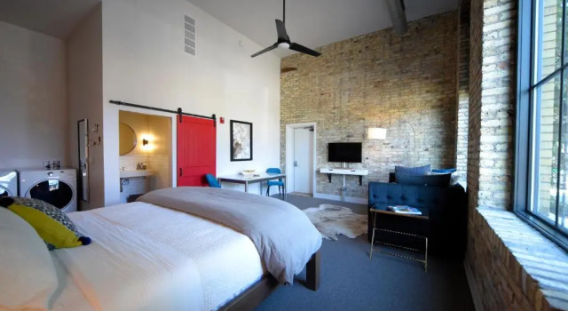 Люкс Superior Kinn Guesthouse Bay View