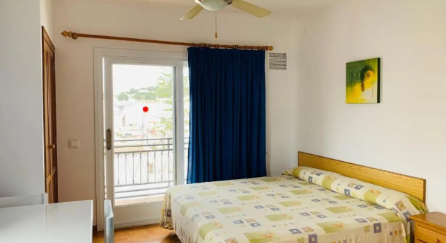 Apartamentos Ebusus, Varaa Hotelli Santa Eulària des Riu Ibiza