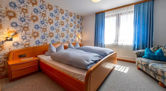 Gasthaus Sponsel, Varaa Hotelli Wiesenttal-Muggendorf Saksa