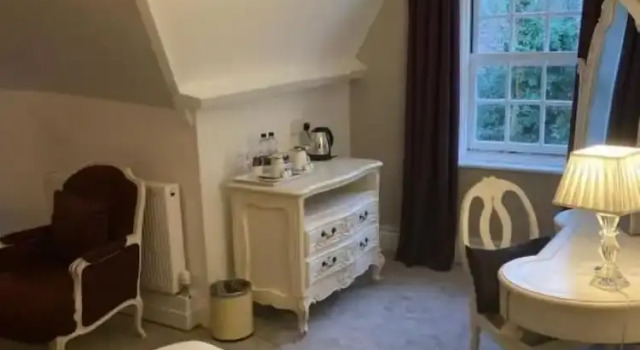 Номер Executive Langtry Manor Hotel