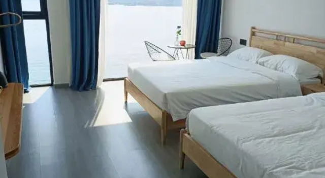 Shengsi medlar culvert  pavilion home stay facility