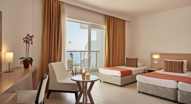 Семейный номер Standard с видом на море Kolymbia Beach Hotel