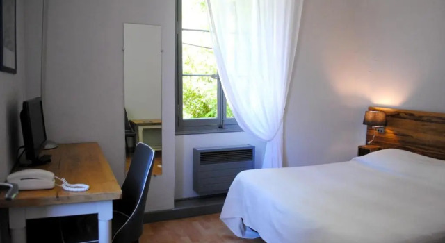 Номер Classic Hôtel Montmirail
