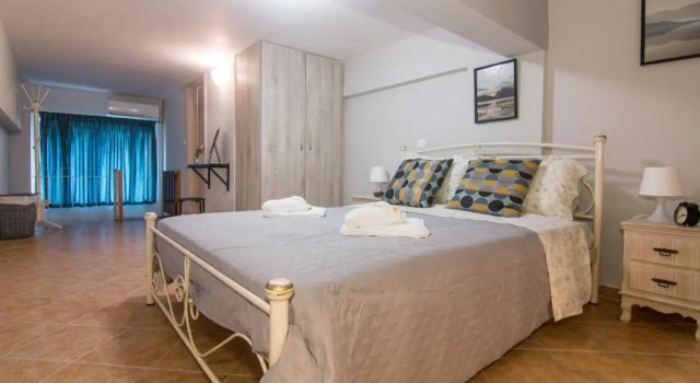 Loft renovated flat 5' from the old town Corfu