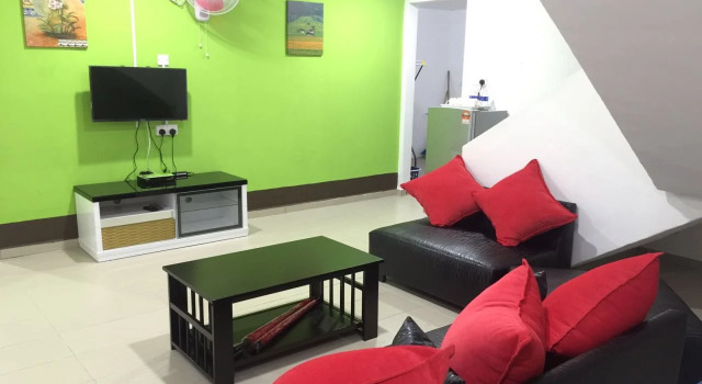 Greenpeace Guesthouse, Rezervovat Hotel Hotely v Keluang s parkováním, Parkování
